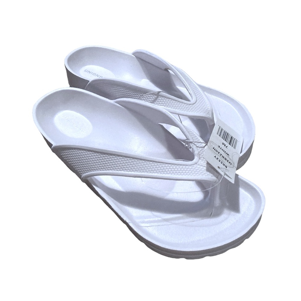Union Bay Breezy Flip Flops - Picture 3 of 10